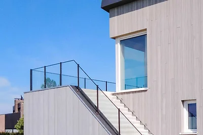 Moderne Villa mit Blick auf den Veere-See