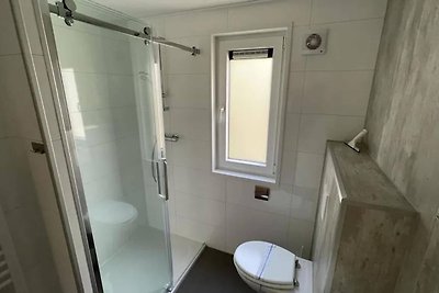 Chalet moderno con 2 bagni, vicino a De...