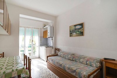 Wohnung in Pietra Ligure mit Balkon