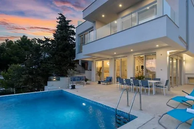 Luxury villa Fleur with pool