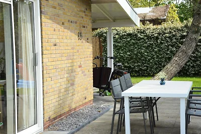 Bungalow in Sint Maartenszee am Strand