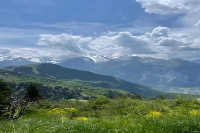 Wohnung in Frankreich mit Bergblick