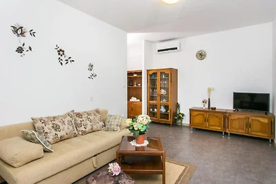 Apartments Olive - Comfort One Bedroom Apartm...