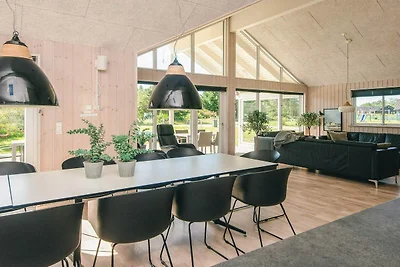 Luxurioses Pool-Retreat in Blavand -- By Trau...