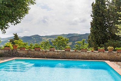 Ferienhaus mit Bergblick in Tredozio mit Pool