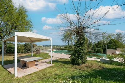 Elegante Villa mit Pool