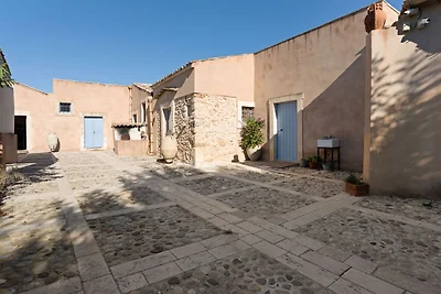 Casale rustico a Noto con piscina