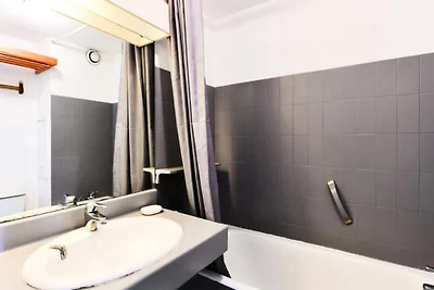 Hyeres Park Apartment mit zwei Zimmern