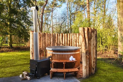 Üppiger Bungalow mit privatem Whirlpool im...