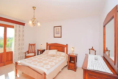 Villa in Campanet met zwembad en barbecue