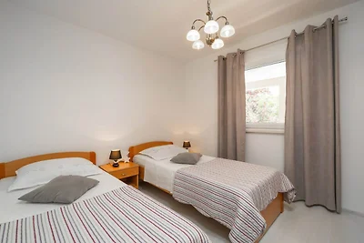 Holiday Home Diana -  Comfort Two Bedroom Apa...
