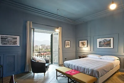 Apartamento en Nápoles con balcón