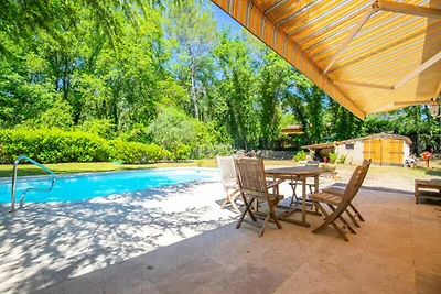 Villa a Fayence con piscina e giardino