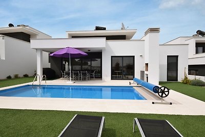 Casa de férias moderna com piscina privada