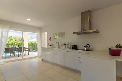 Moderne Villa mit Pool in Alcudia