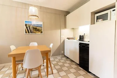 Residenz f�r sechs Personen mit Pool