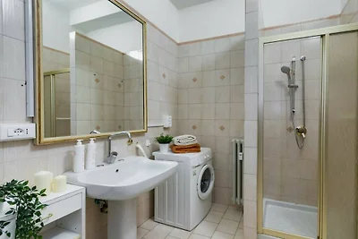 Wohnung in Torino mit Balkon und Parken