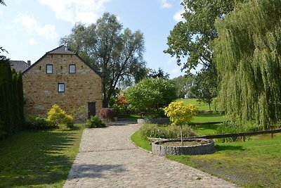 Boerderij met tuin tussen de Ourthe en...