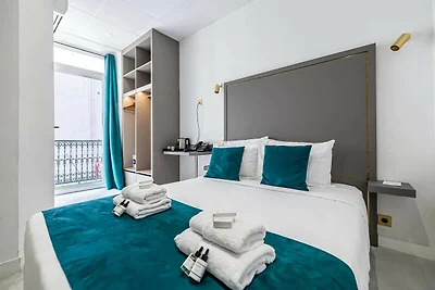 Deluxe-Schlafzimmer mit Balkon im Cannes...