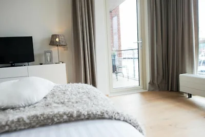 Sea-view Apartment in Den Haag with Balcony