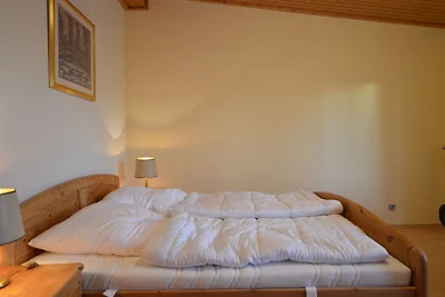 Geräumiges Obergeschoss Apartment nahe Wald