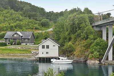 8 Personen Ferienhaus in Lesund