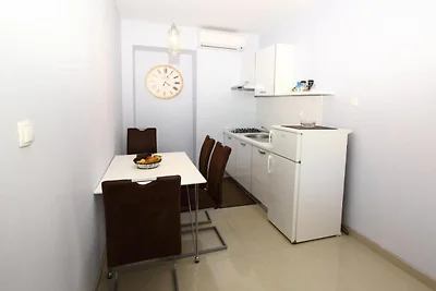 Apartment Dubreta mit Balkon