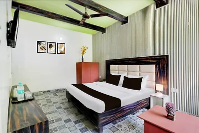 Hotel O Tehsil Chowk Doon Hospital