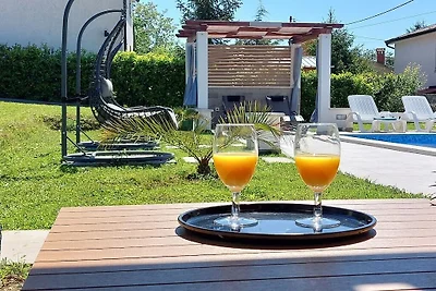 Villa in Brtonigla mit Schwimmbecken