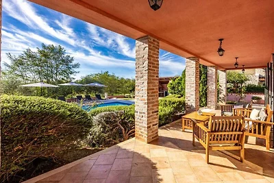 Villa in Pinezici met zwembad