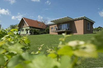 Ferienhaus im Weingarten Das Nussberg