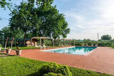 Villa in Pian di Scò mit Garten