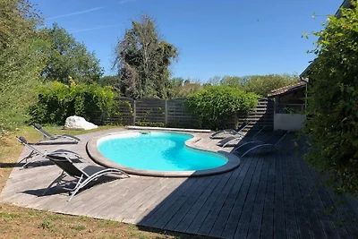 Villa mit überdachter Terrasse in Chalais