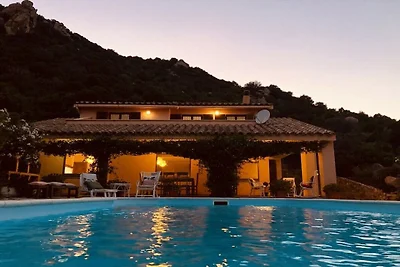 Villa in VILLASIMIUS mit Schwimmbecken