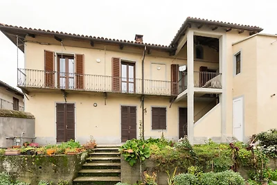 Auffallendes Ferienhaus in Albugnano mit...