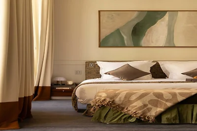 Palais Bourbon Hotel – Suite 21 – 4P –...