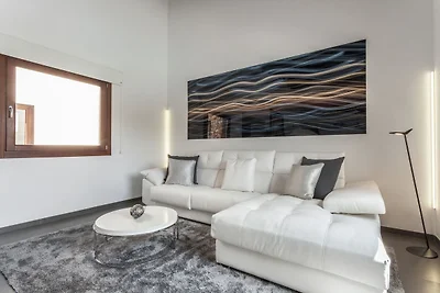 Modernes Herrenhaus mit privatem Pool in Muro