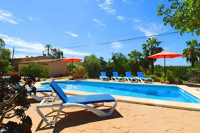 Huis in Es Llombards met zwembad en tuin