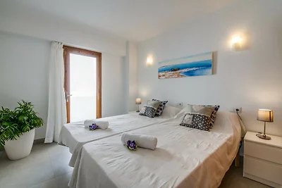 Appartamento fronte mare con balcone