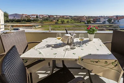 Wohnung in Fazana mit Schwimmbecken