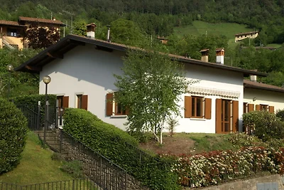 Modernes Ferienhaus in Idro (Lombardei)