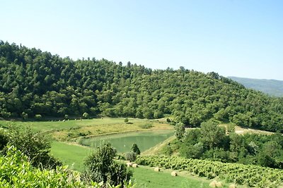 Sereno agriturismo a Dicomano con piscina