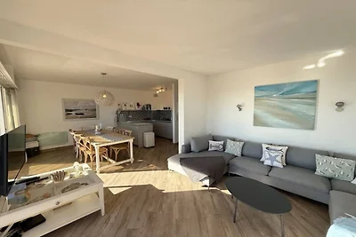 Strandwohnung mit Balkon