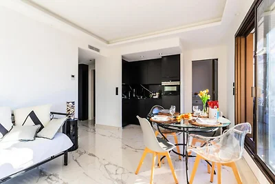 DEL562 Luxuswohnung mit herrlicher Aussicht