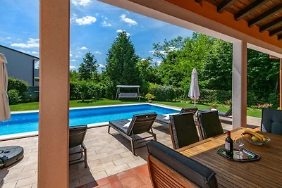 Villa in Santalezi mit Schwimmbecken
