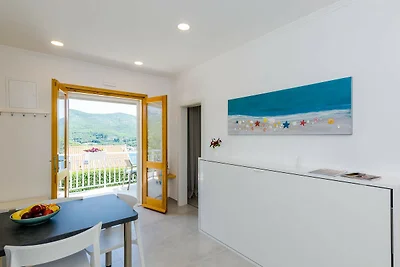 Apartments Sara (Molunat)