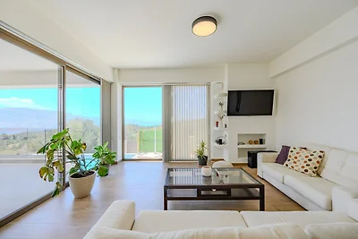 Villa in Sternes mit Pool und Bergblick