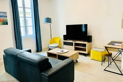 Le Grand Cloutiers, Stadscentrum, LR135