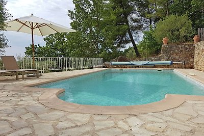 Gemütliche Villa in Seillans mit Swimmingpool