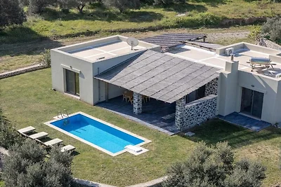 Elegante Villa mit Poolzugang für 5 Personen